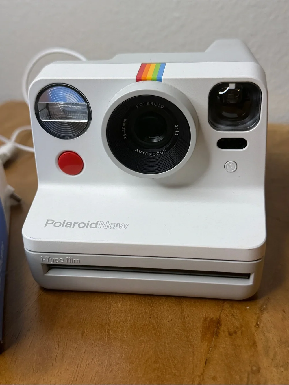 Polaroid Now Instant Camera White / gray w/ film
